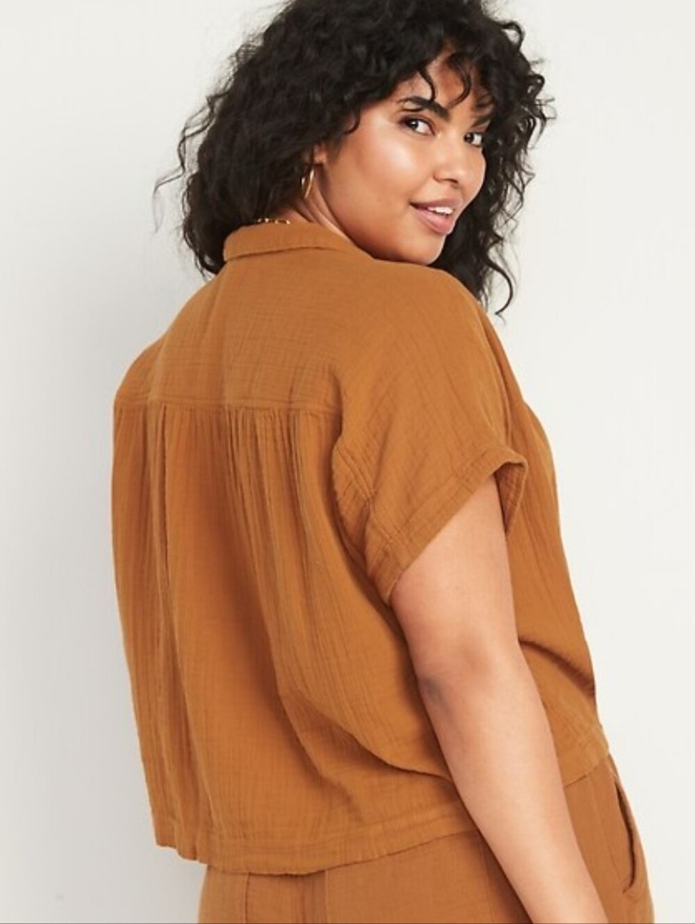 Old Navy Brown Short Sleeve Button-Down Shirt